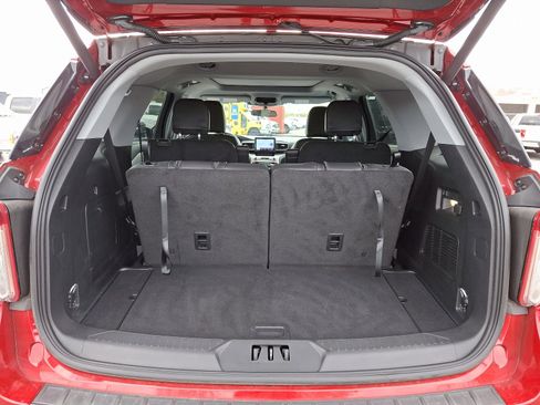 Certified 2024 Ford Explorer XLT w/ Equipment Group 202A image 29