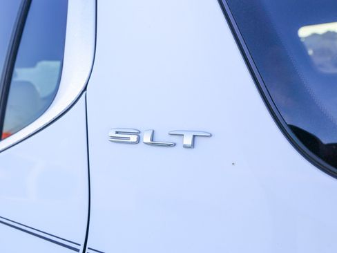 Used 2020 GMC Acadia SLT FWD image 11