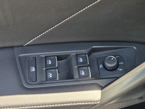 Used 2023 Volkswagen Tiguan SE image 26