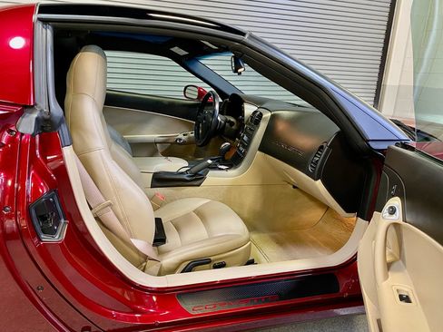 Used 2007 Chevrolet Corvette Coupe w/ Preferred Equipment Group RWD image 20