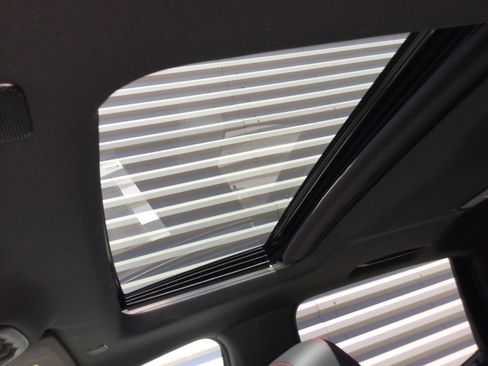 New 2025 Chevrolet Colorado Z71 w/ Technology Package image 11