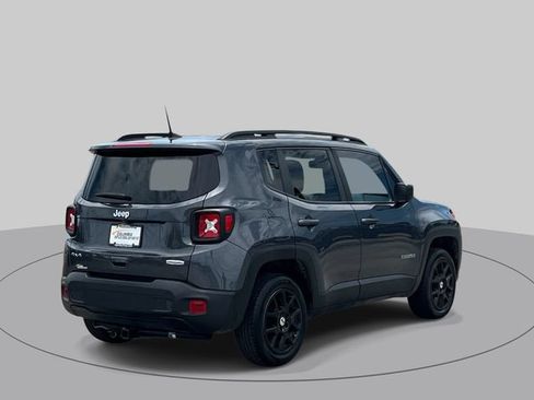 Certified 2022 Jeep Renegade Latitude w/ Convenience Group AWD/4WD image 4