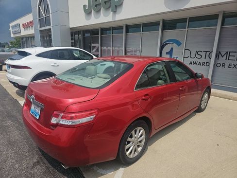 Used 2011 Toyota Camry XLE w/ XLE Extra-Value Pkg #2 FWD image 5