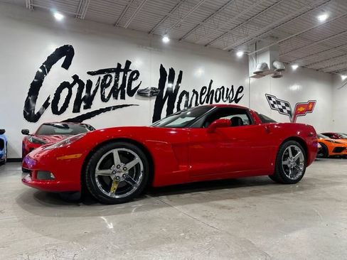 Used 2007 Chevrolet Corvette Coupe w/ Preferred Equipment Group RWD image 24
