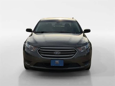 Used 2018 Ford Taurus SE image 13