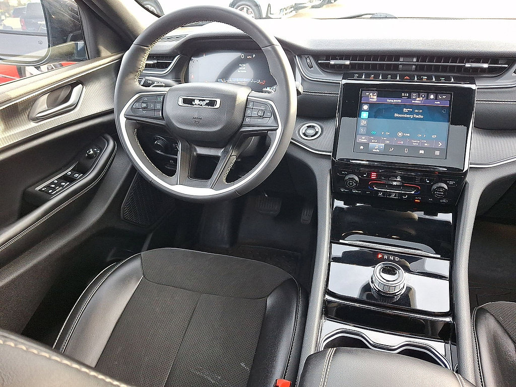 Used 2023 Jeep Grand Cherokee Altitude AWD/4WD image 15