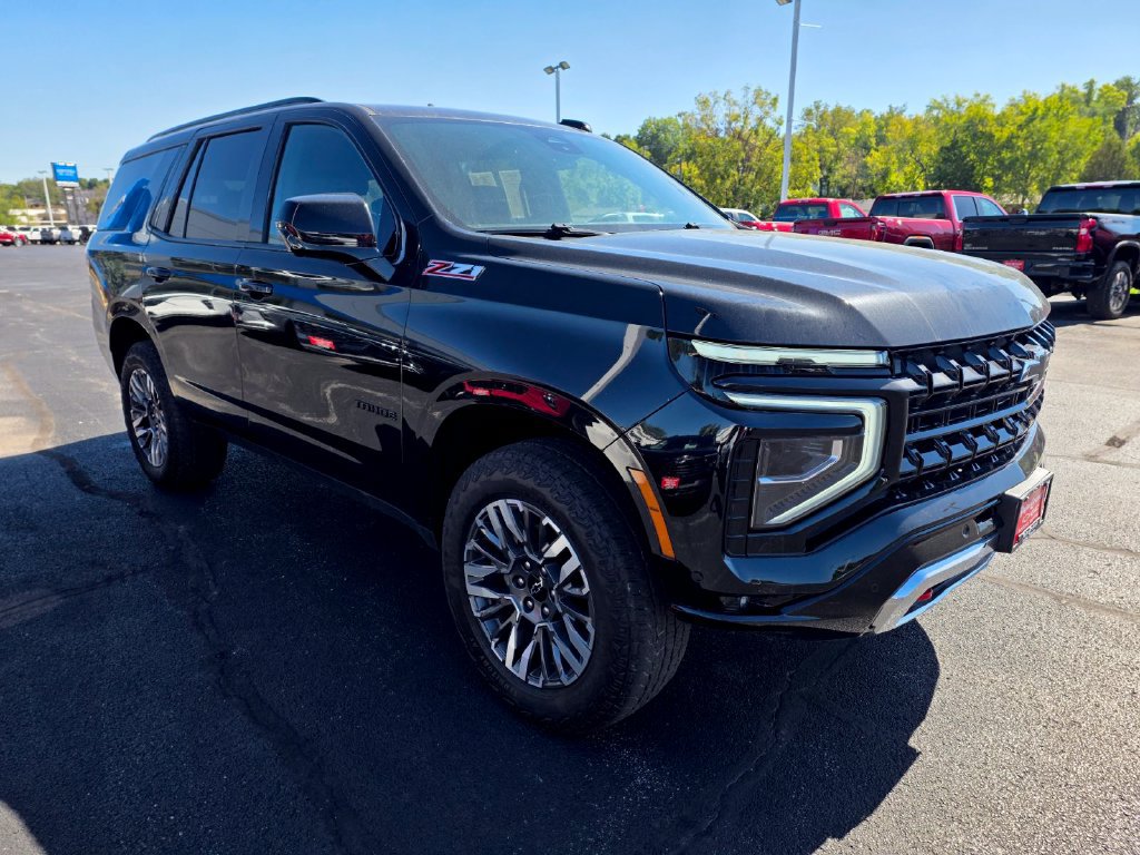Used 2025 Chevrolet Tahoe Z71 AWD/4WD image 2