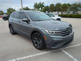 Used 2022 Volkswagen Tiguan SE image 2