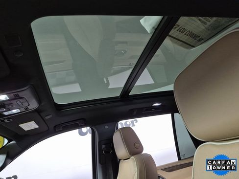 Used 2021 Chevrolet Tahoe Premier w/ Premium Package image 22