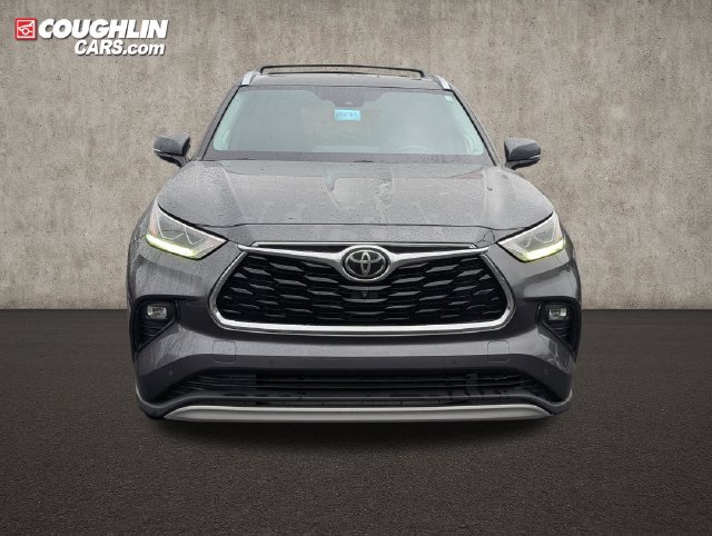 Used 2020 Toyota Highlander Platinum AWD/4WD image 2
