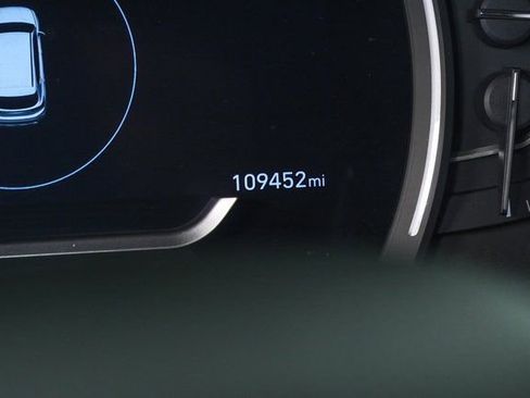 Used 2019 Hyundai Santa Fe SEL image 11