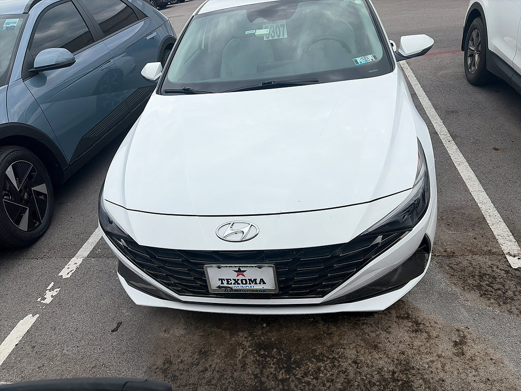 Used 2023 Hyundai Elantra Limited w/ Cargo Package FWD image 11