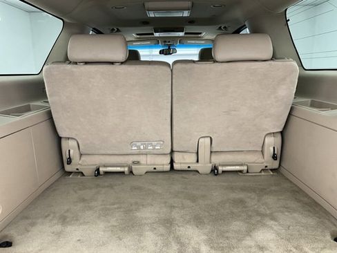 Used 2014 Cadillac Escalade ESV Premium image 23