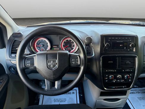 Used 2016 Dodge Grand Caravan SE w/ Quick Order Package 29E SE FWD image 26