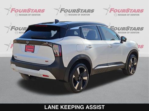 New 2026 Nissan Kicks SR w/ SR Premium Package FWD image 4