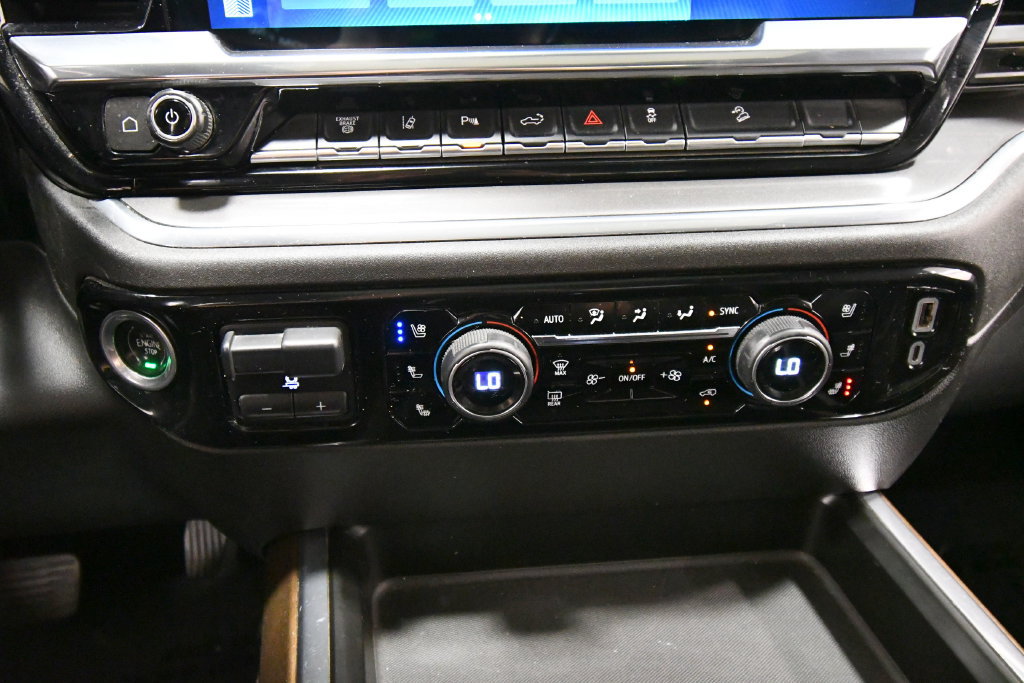 Used 2024 Chevrolet Silverado 3500 High Country w/ High Country Premium Package AWD/4WD image 26