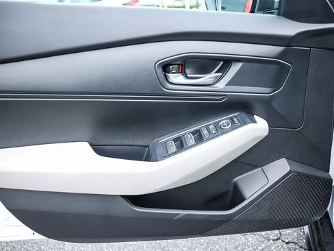 Used 2025 Honda Accord LX image 25