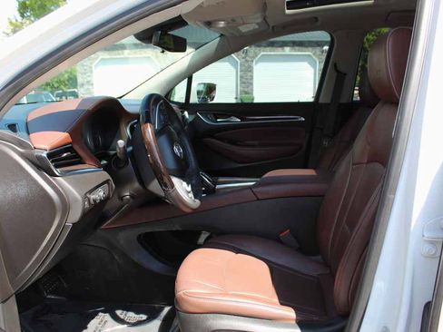 Used 2018 Buick Enclave Avenir w/ Avenir Technology Package FWD image 24