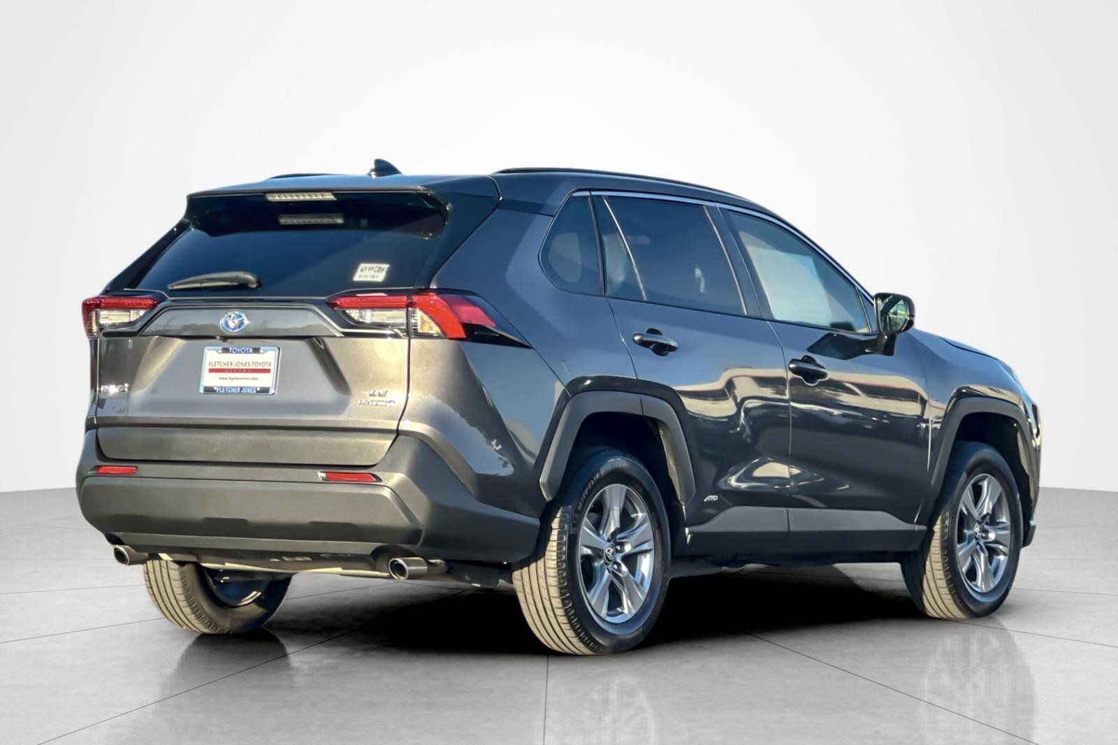 Used 2024 Toyota RAV4 LE AWD/4WD image 5