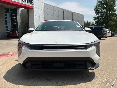 Used 2025 Kia K4 FWD image 3