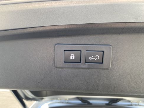 Used 2025 Subaru Outback Premium image 34