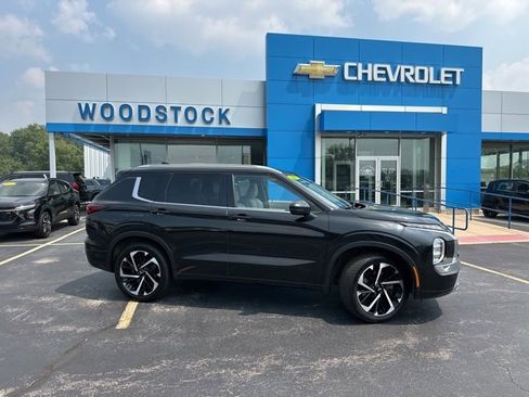 Used 2023 Mitsubishi Outlander SEL image 2