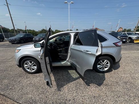 Used 2017 Ford Edge SEL w/ Class II Trailer Tow Package AWD/4WD image 4