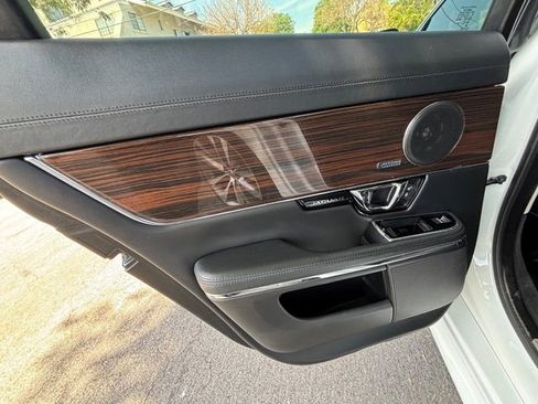 Used 2018 Jaguar XJ R-Sport image 30