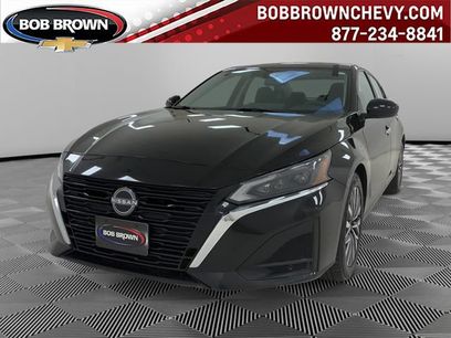 Used 2023 Nissan Altima 2.5 SV w/ SV Premium Package