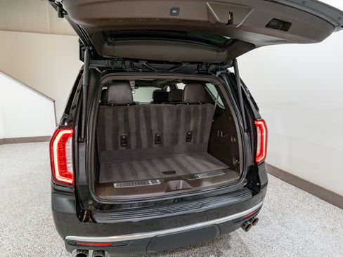 Used 2021 GMC Yukon Denali w/ Denali Ultimate Package image 38