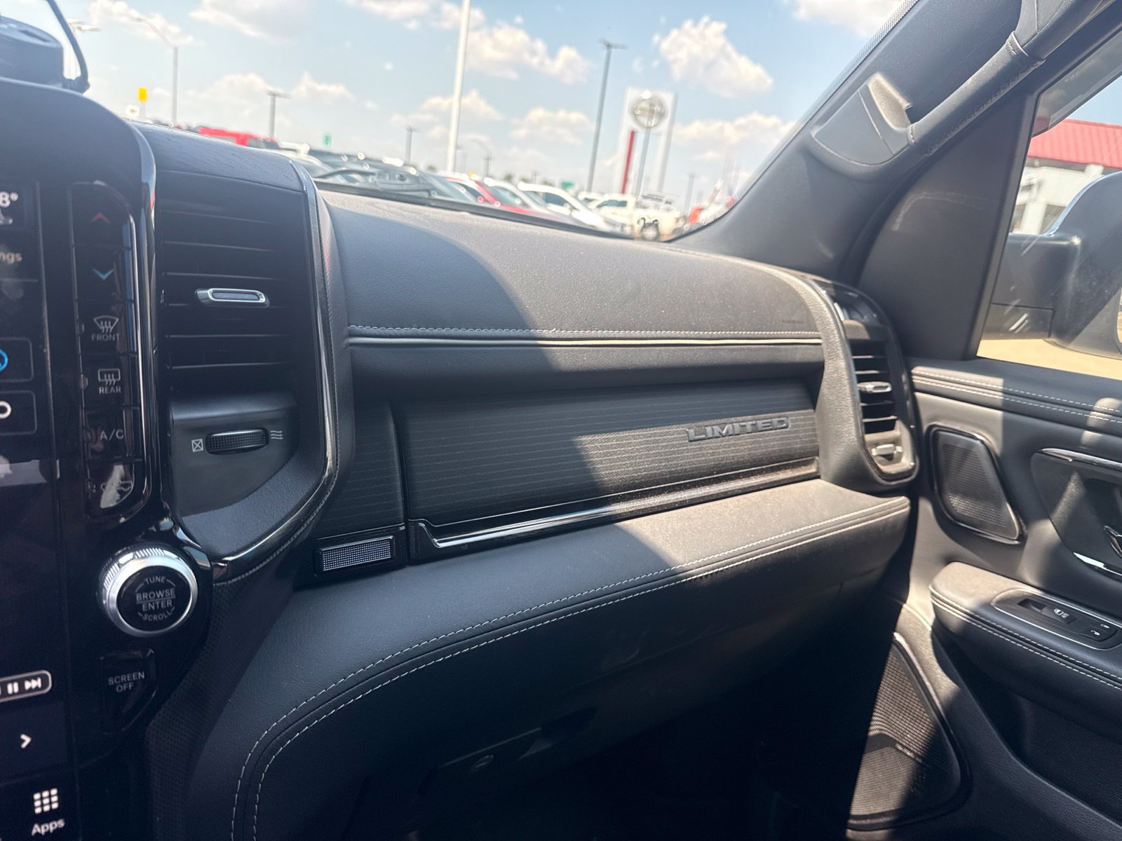 Used 2024 RAM 1500 Limited AWD/4WD image 25