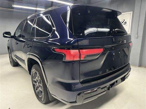 Used 2026 Toyota Sequoia Platinum AWD/4WD image 9