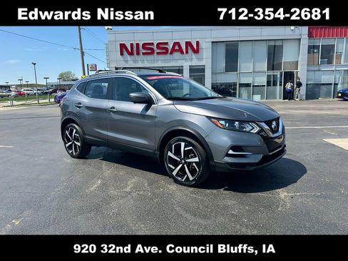 Used 2022 Nissan Rogue Sport SL AWD/4WD image 1