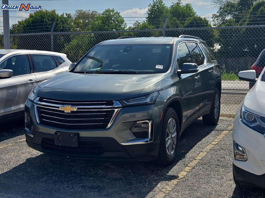 Used 2023 Chevrolet Traverse LT FWD image 3