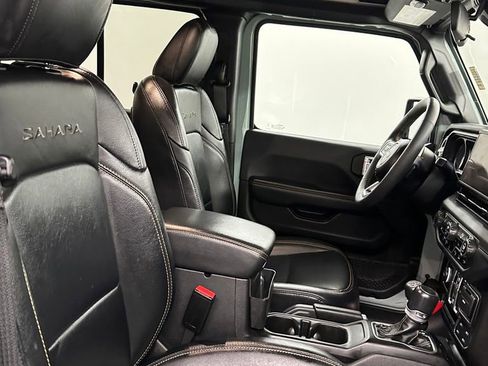 Used 2024 Jeep Wrangler Unlimited Sahara w/ Safety Group image 41