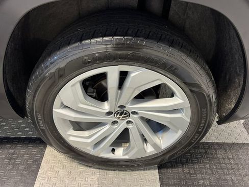 Certified 2023 Volkswagen Atlas SE FWD image 16