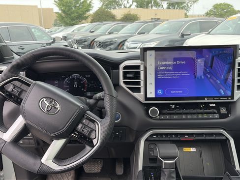 Used 2024 Toyota Tundra Platinum AWD/4WD image 9