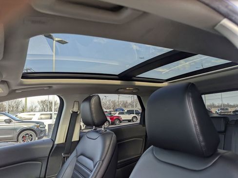 Used 2022 Ford Edge SEL w/ Convenience Package image 22