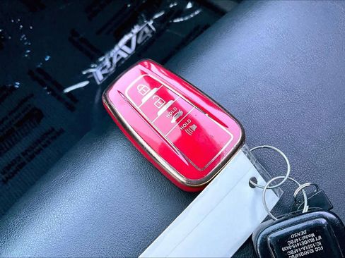 Used 2021 Toyota RAV4 XSE image 14