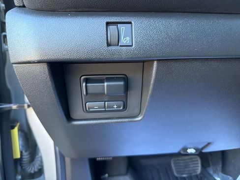 Used 2024 Chevrolet Colorado LT w/ LT Convenience Package II image 15