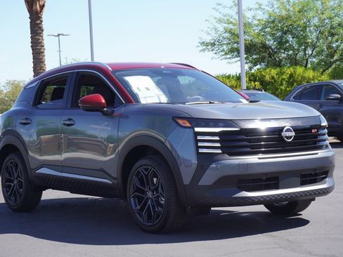 New 2025 Nissan Kicks SR image 4