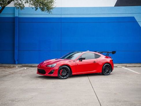 Used 2013 Scion FR-S image 17