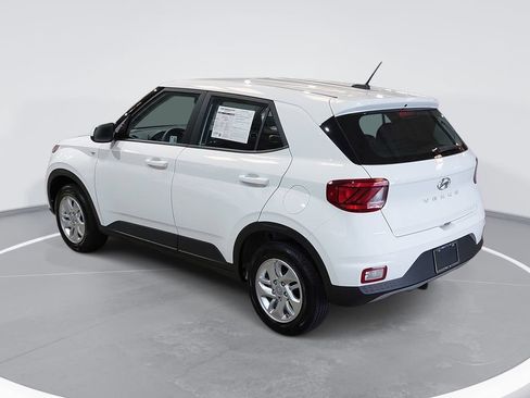 Certified 2025 Hyundai Venue SE FWD image 7