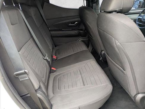 Used 2022 Hyundai Santa Cruz SEL Premium image 18