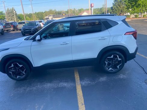 Used 2024 Kia Seltos EX AWD/4WD image 8