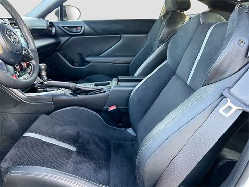 Used 2025 Toyota GR86 Premium image 20