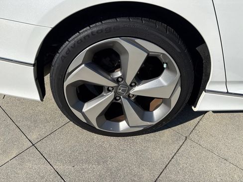Used 2018 Honda Accord Touring image 21