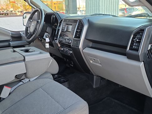Used 2017 Ford F150 XLT image 30