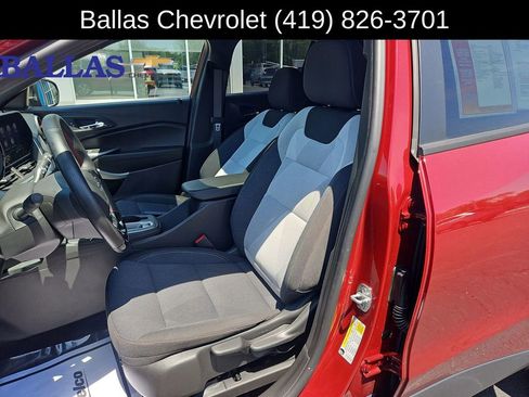Certified 2024 Chevrolet Trax RS w/ Sunroof Package FWD image 20