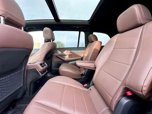 Certified 2024 Mercedes-Benz GLS 450 4MATIC image 19